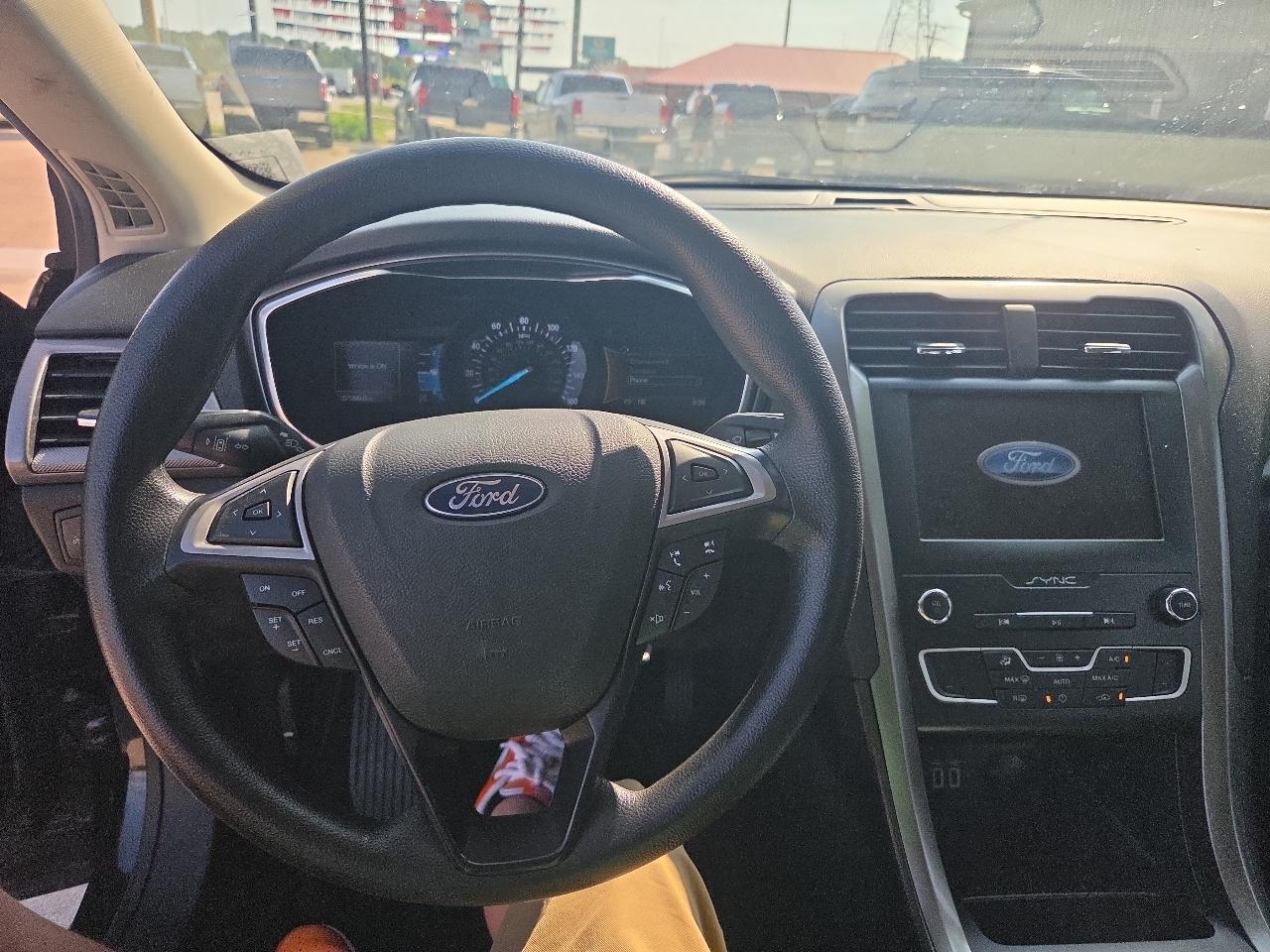 Ford Fusion SE 2020