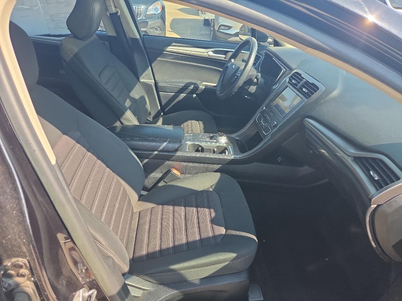Ford Fusion SE 2020