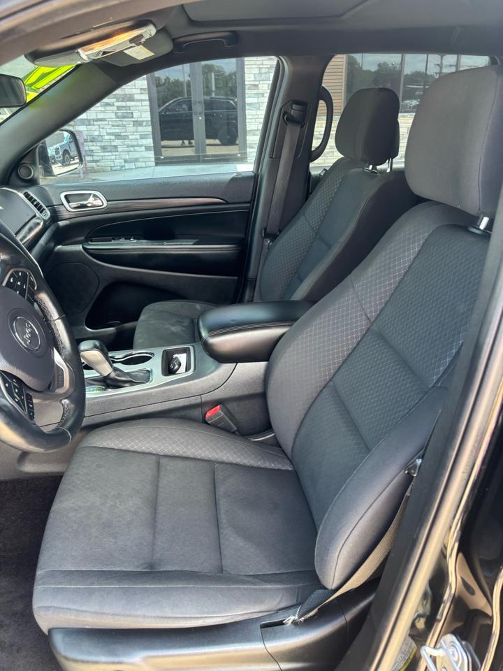 Jeep Grand Cherokee Laredo 2WD 2019