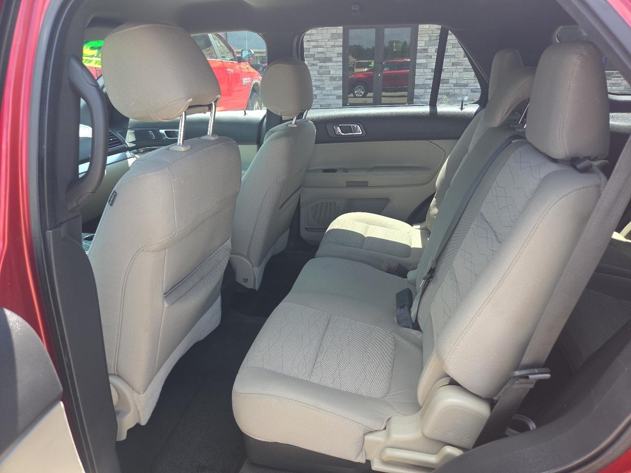 Ford Explorer Base 4WD 2015