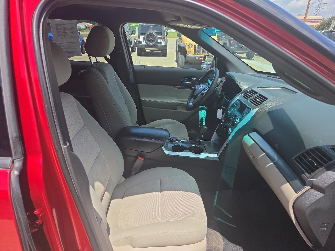 Ford Explorer Base 4WD 2015