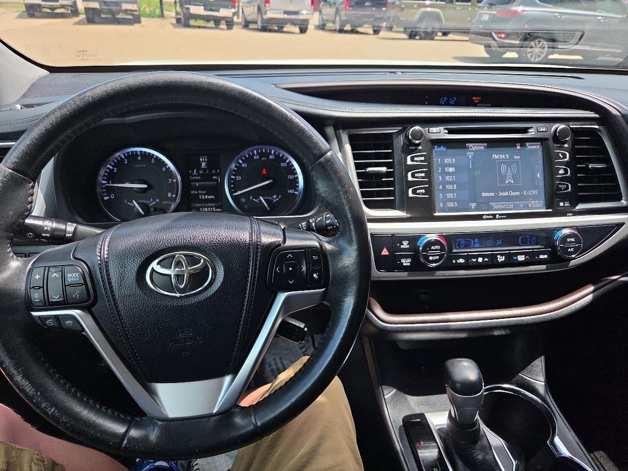 Toyota Highlander XLE AWD V6 2015