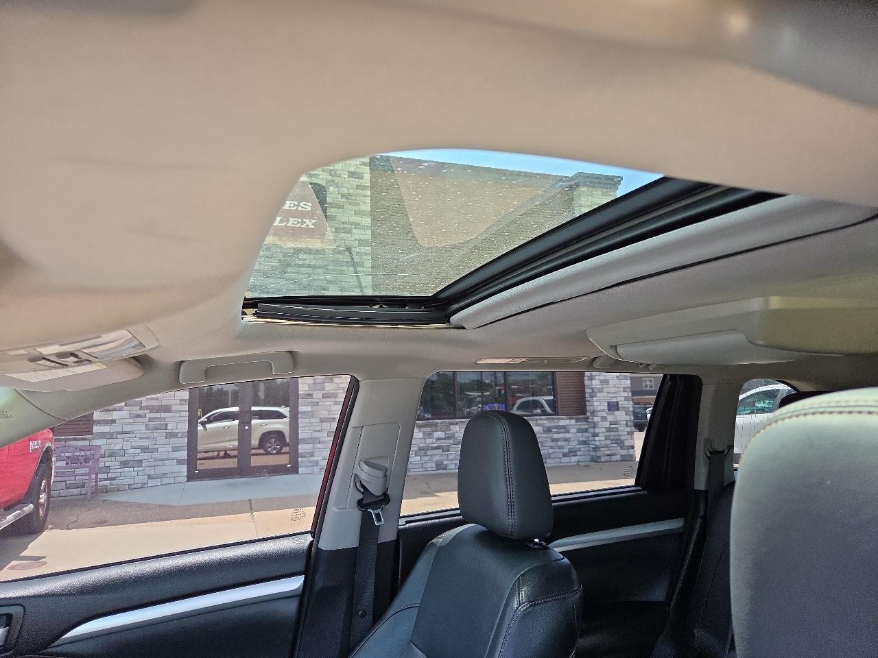 Toyota Highlander XLE AWD V6 2015