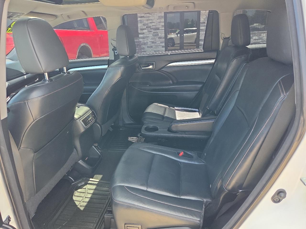 Toyota Highlander XLE AWD V6 2015