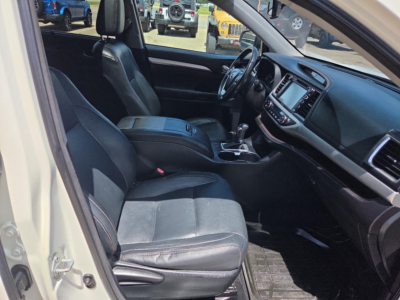 Toyota Highlander XLE AWD V6 2015