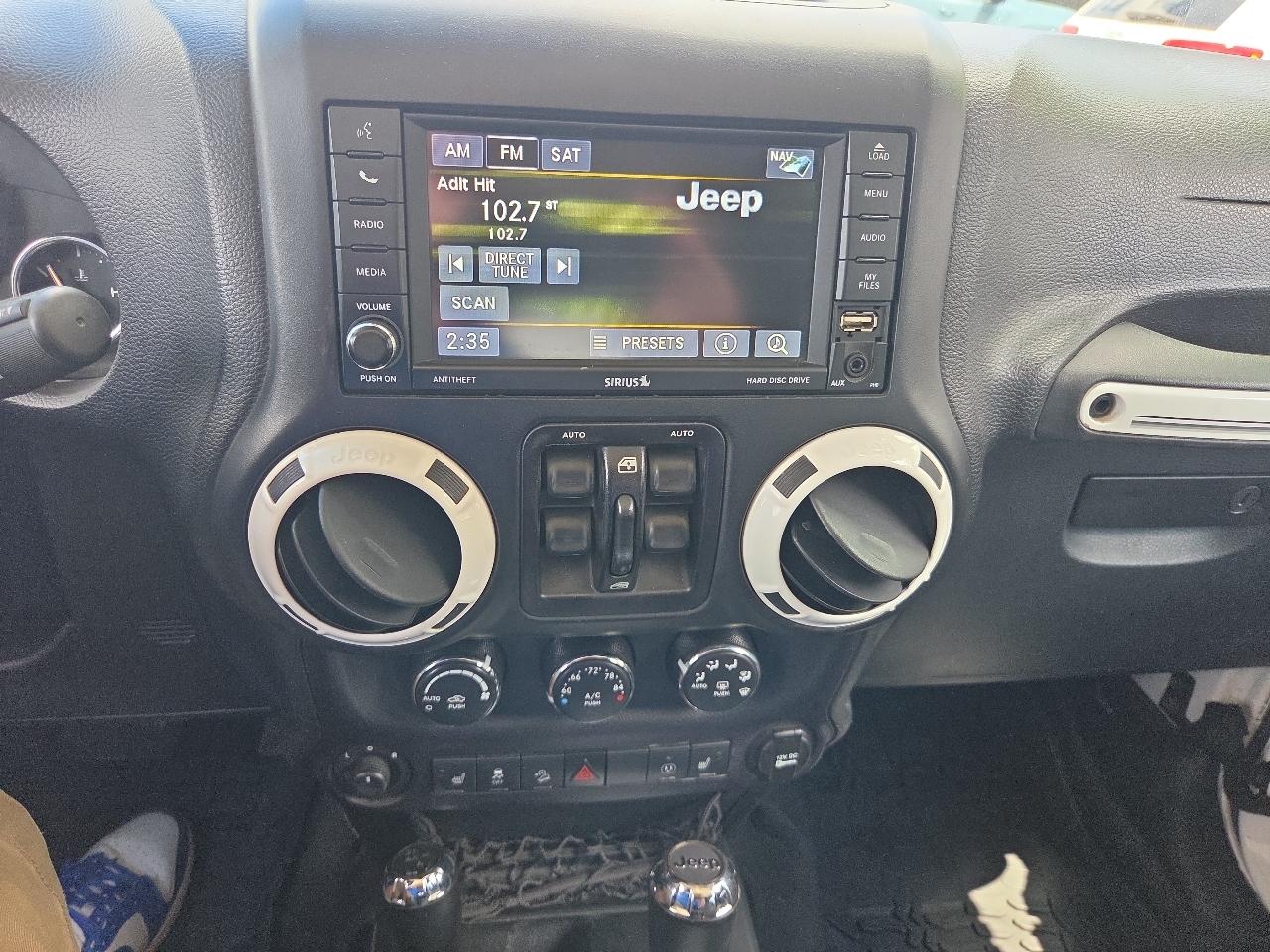 Jeep Wrangler Unlimited Sahara 4WD 2015