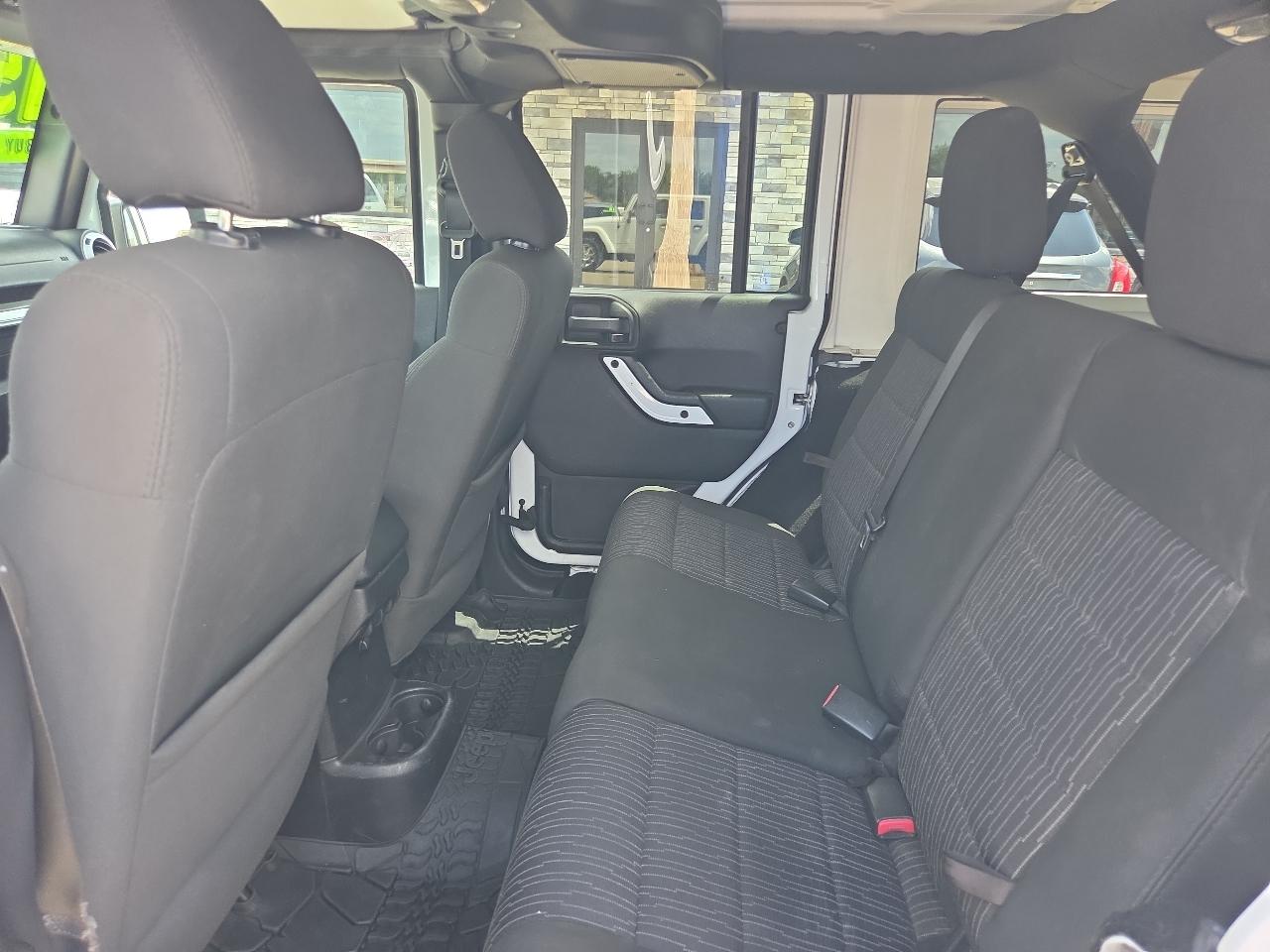 Jeep Wrangler Unlimited Sahara 4WD 2015