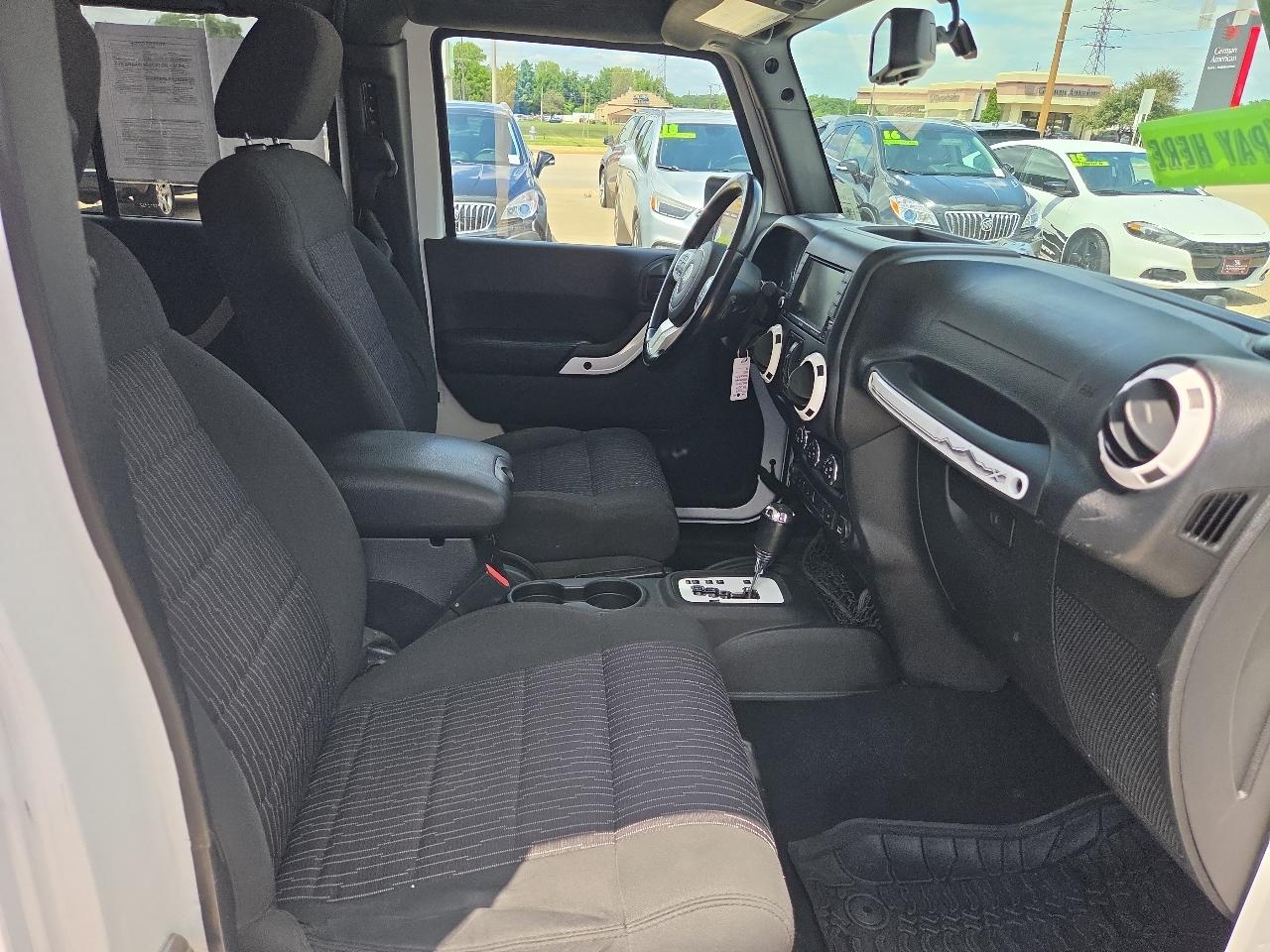 Jeep Wrangler Unlimited Sahara 4WD 2015