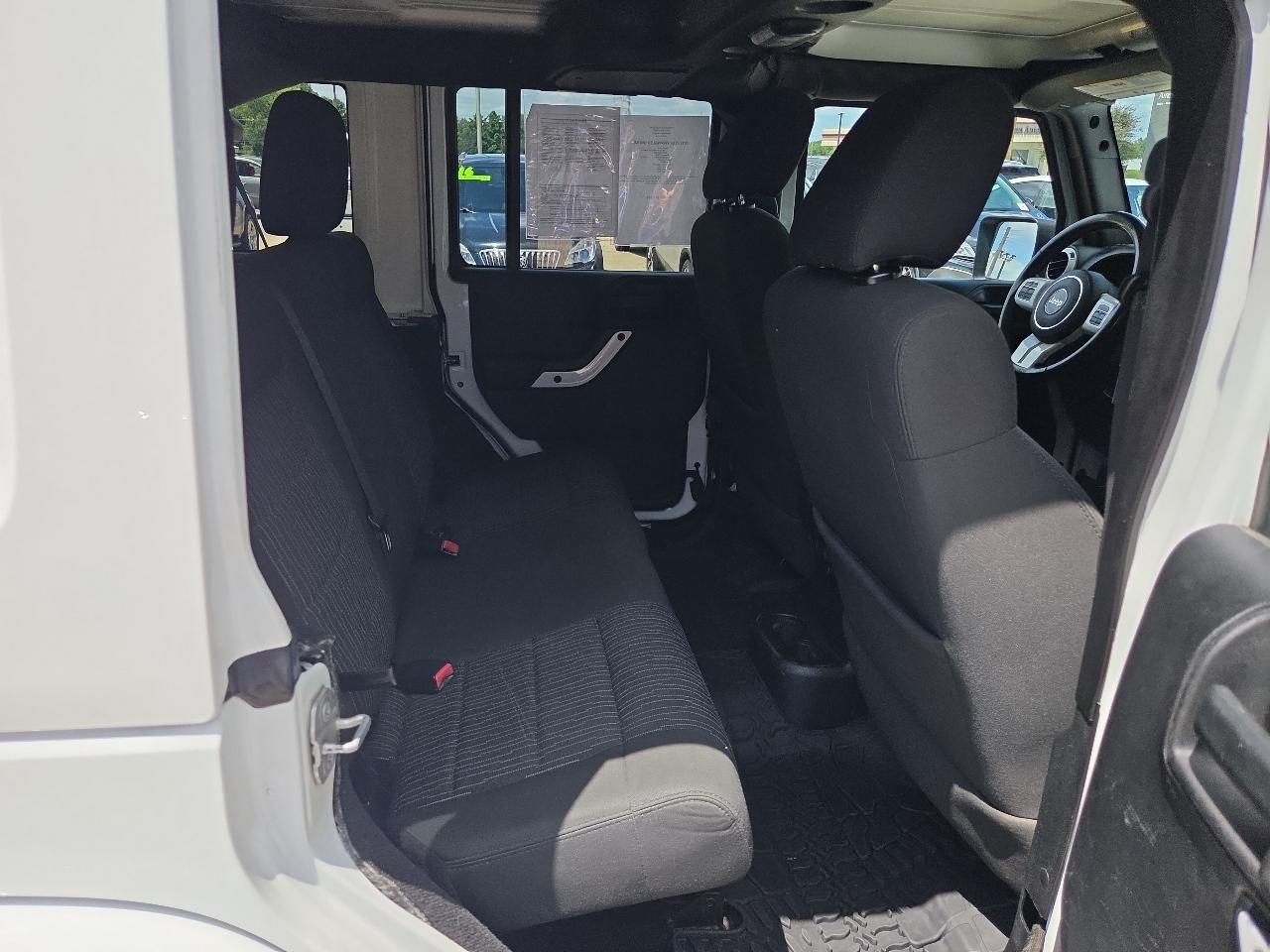 Jeep Wrangler Unlimited Sahara 4WD 2015