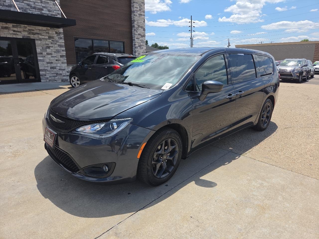 Chrysler Pacifica Touring Plus 2019
