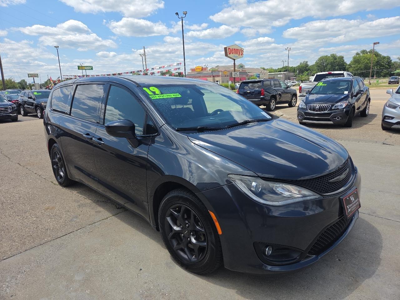 Chrysler Pacifica Touring Plus 2019