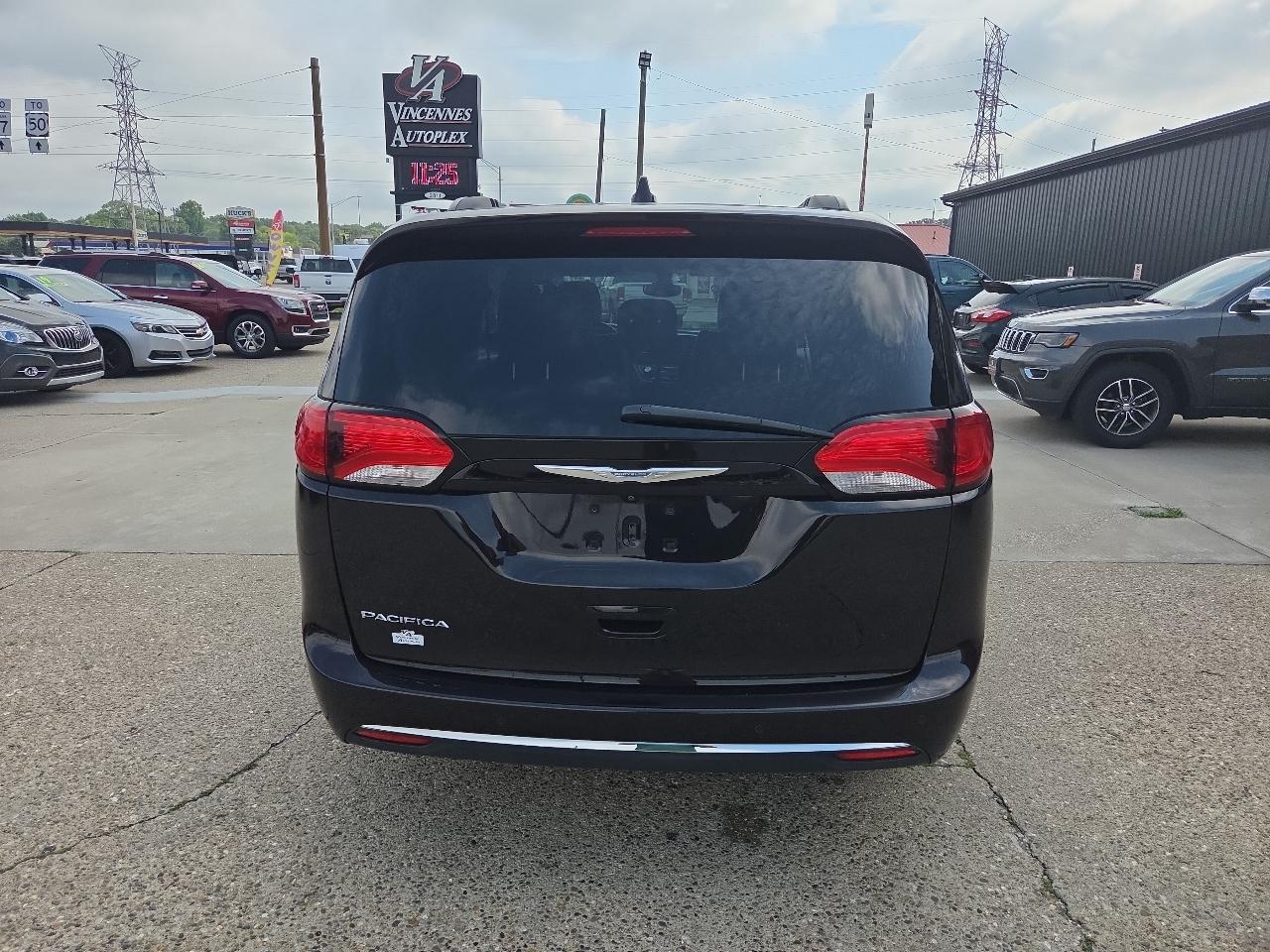 Chrysler Pacifica Touring-L 2017