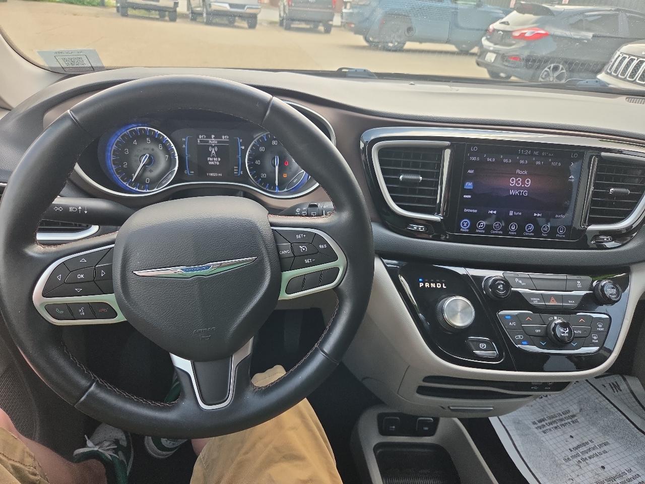 Chrysler Pacifica Touring-L 2017