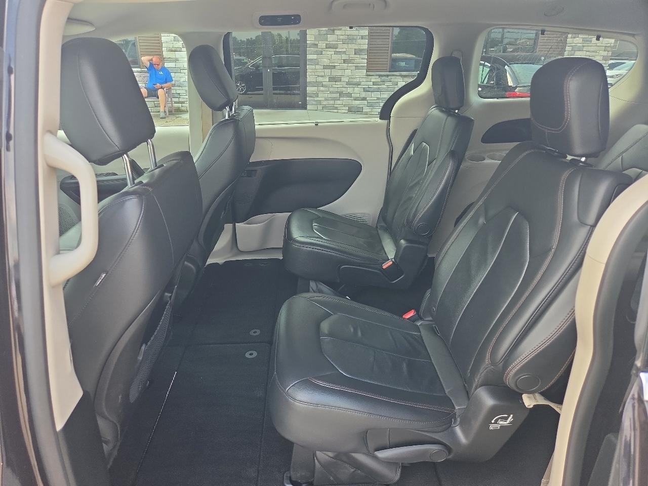 Chrysler Pacifica Touring-L 2017