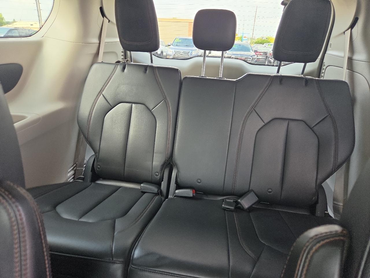 Chrysler Pacifica Touring-L 2017