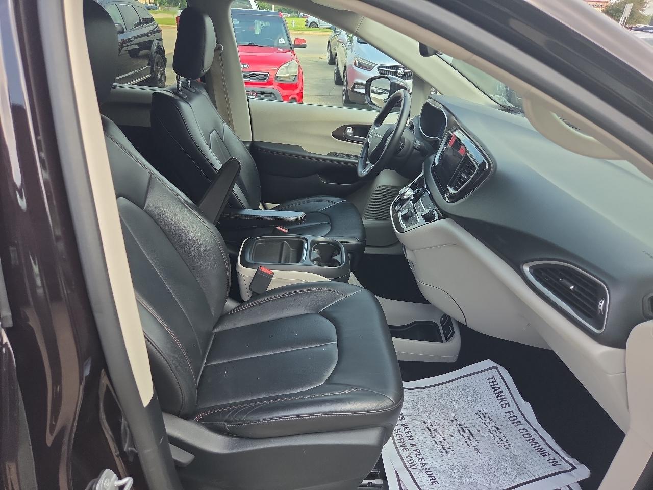 Chrysler Pacifica Touring-L 2017