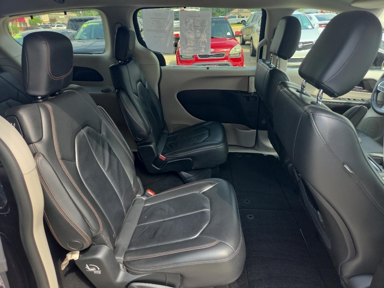 Chrysler Pacifica Touring-L 2017