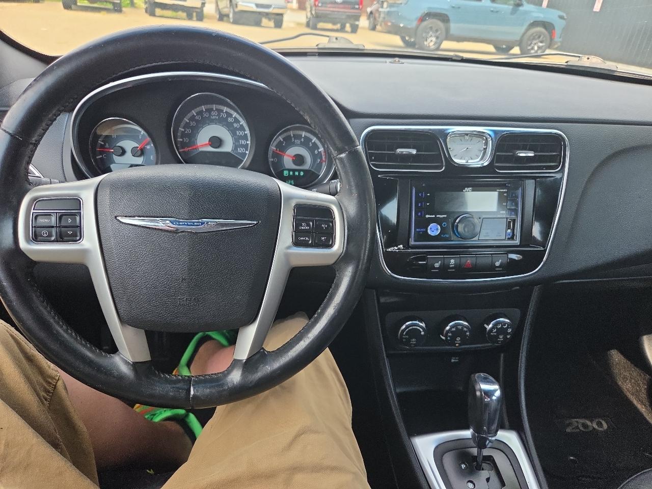 Chrysler 200 Limited 2013