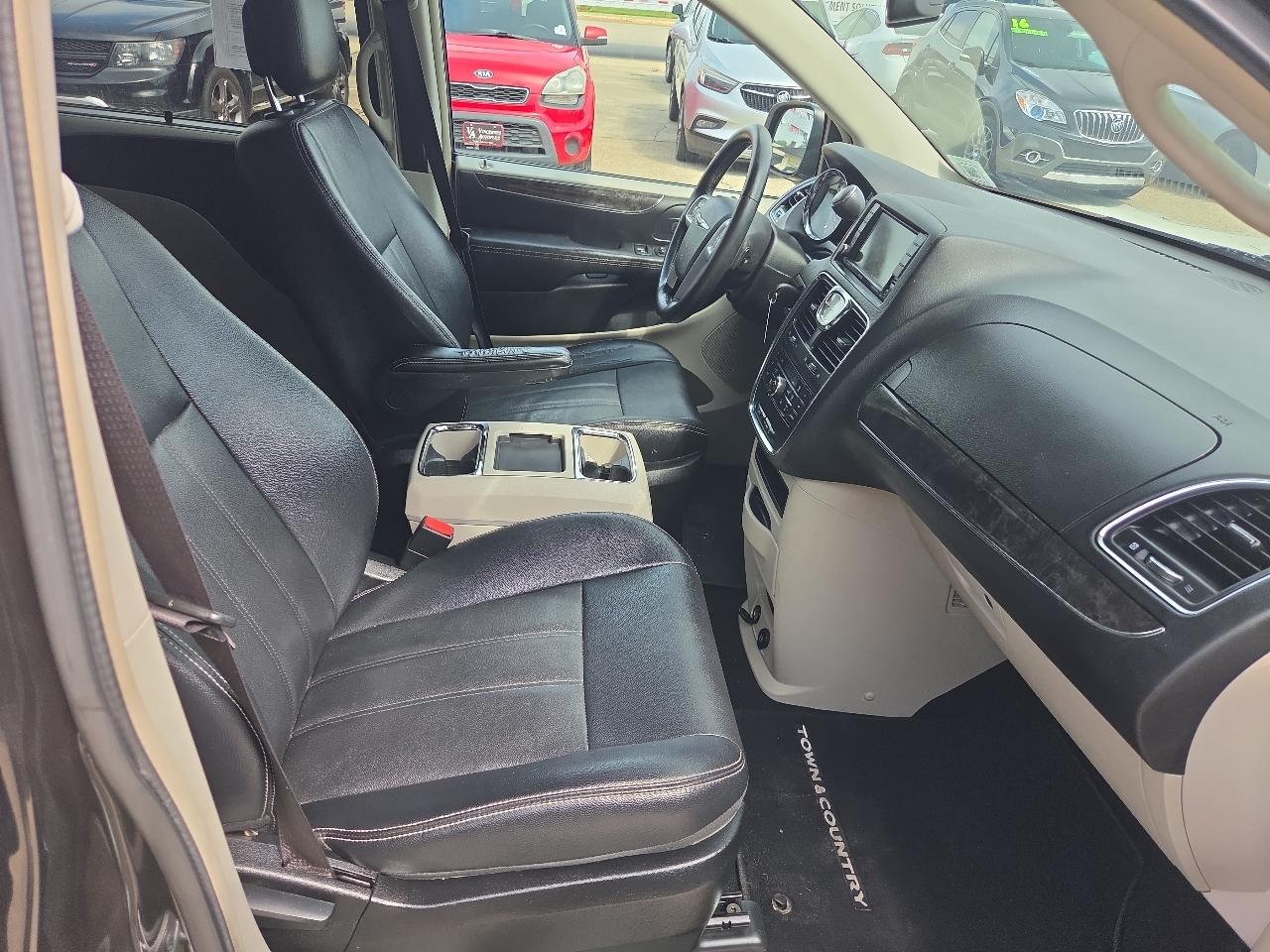 Chrysler Town & Country Touring 2015
