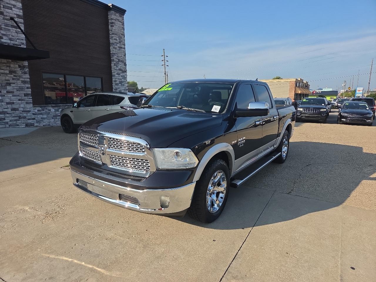 RAM 1500 Laramie Crew Cab SWB 4WD 2015