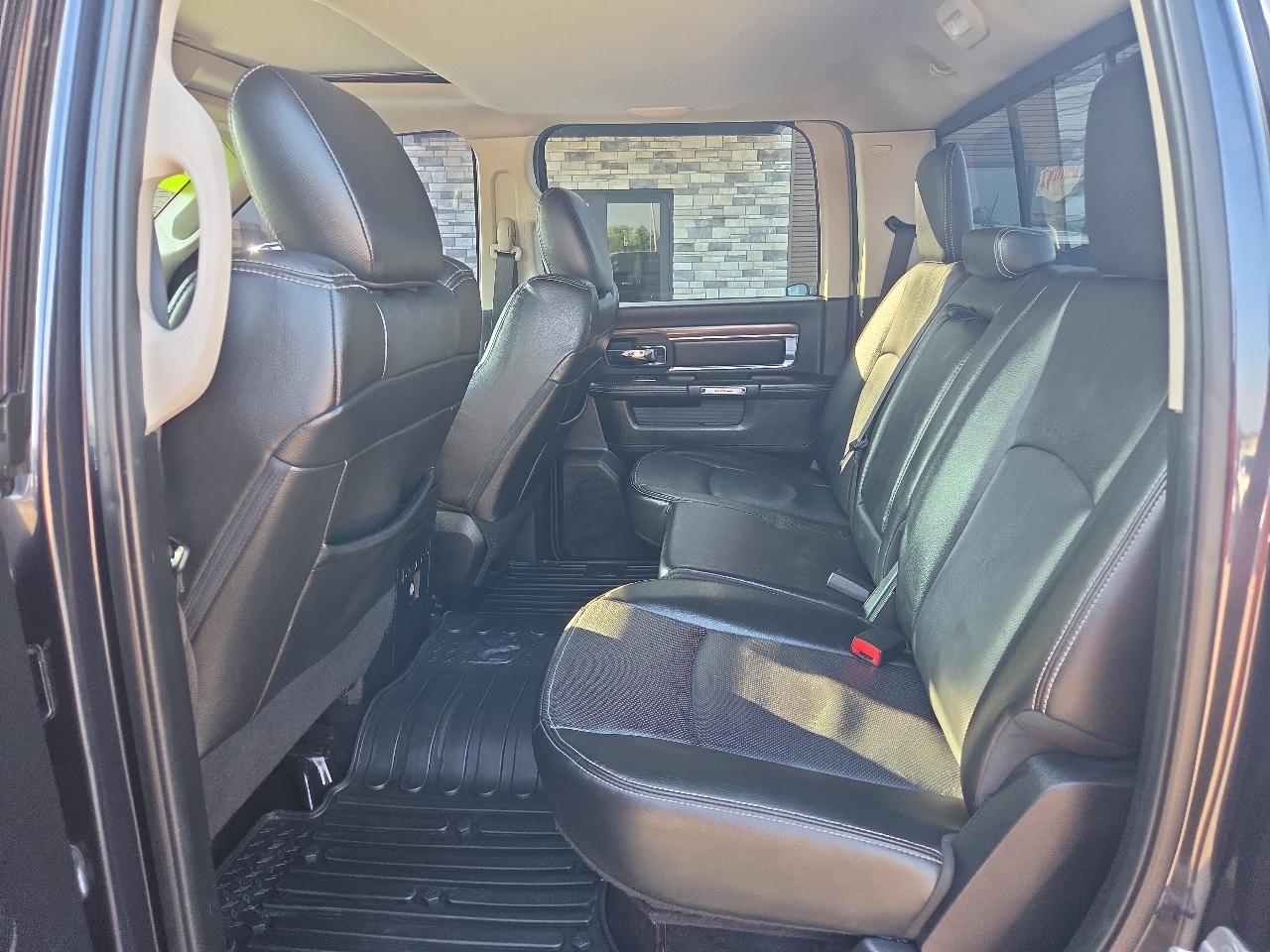 RAM 1500 Laramie Crew Cab SWB 4WD 2015