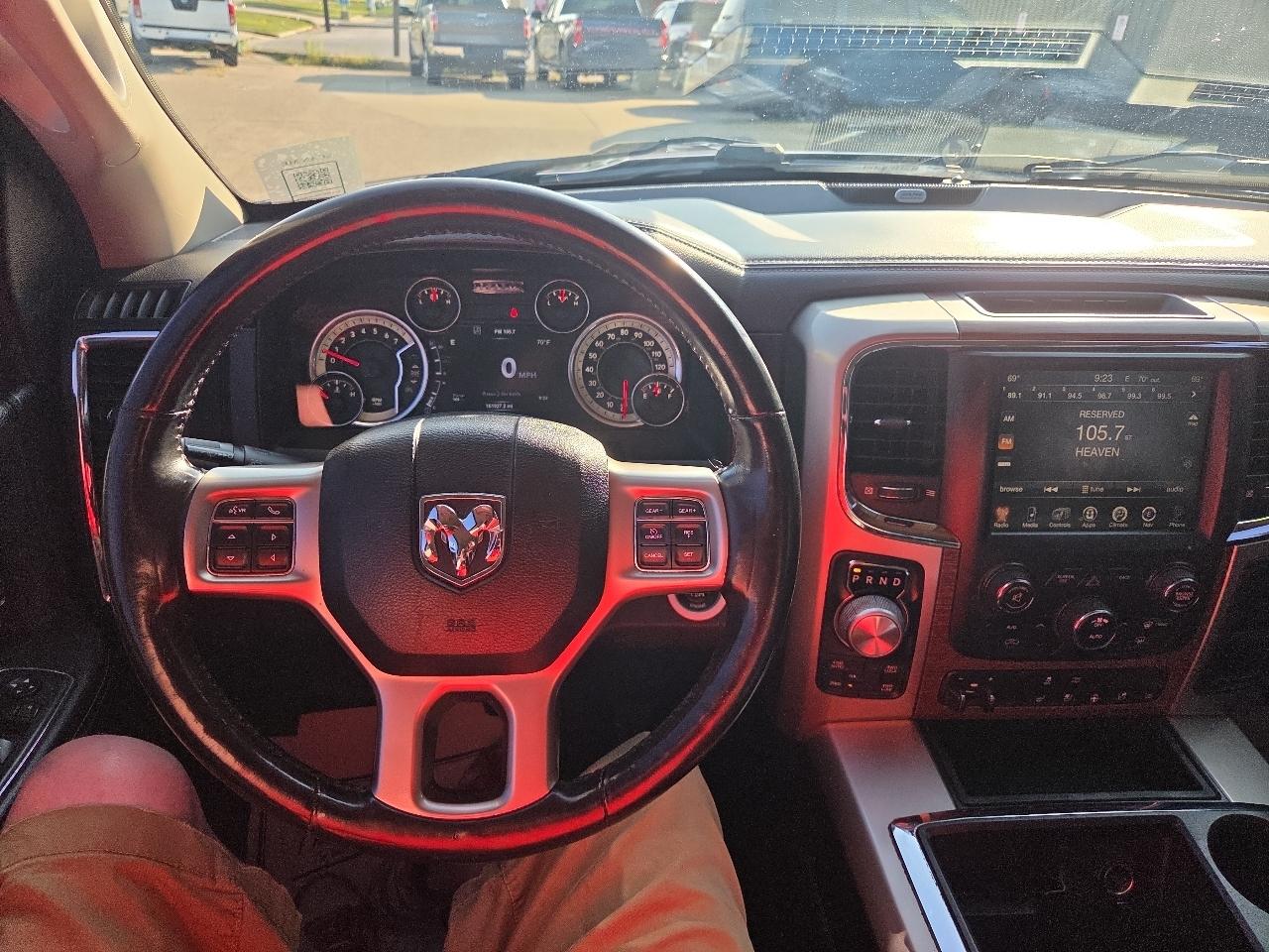 RAM 1500 Laramie Crew Cab SWB 4WD 2015