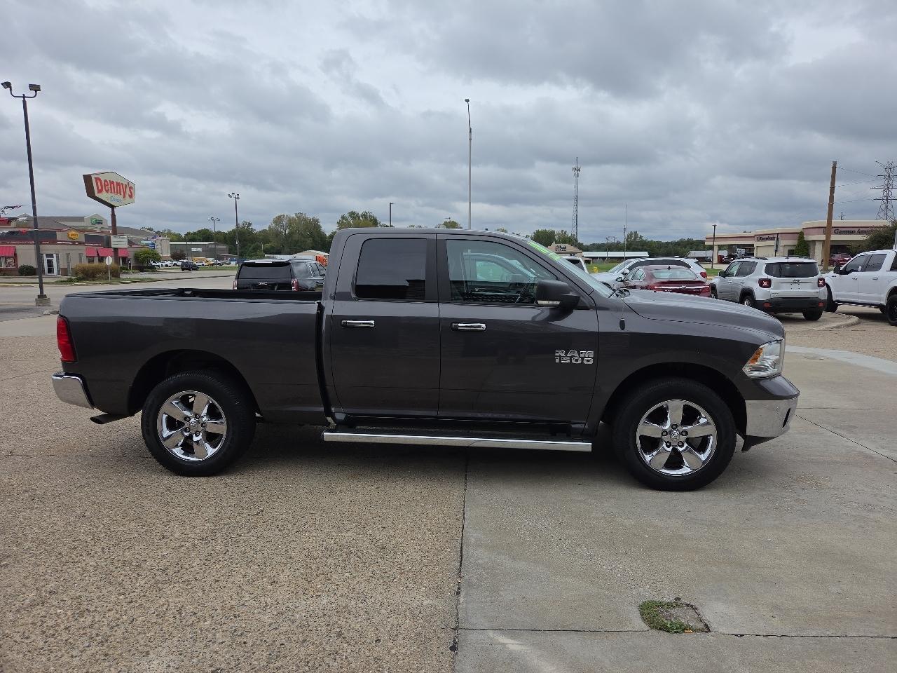 RAM 1500 SLT Quad Cab 2WD 2018