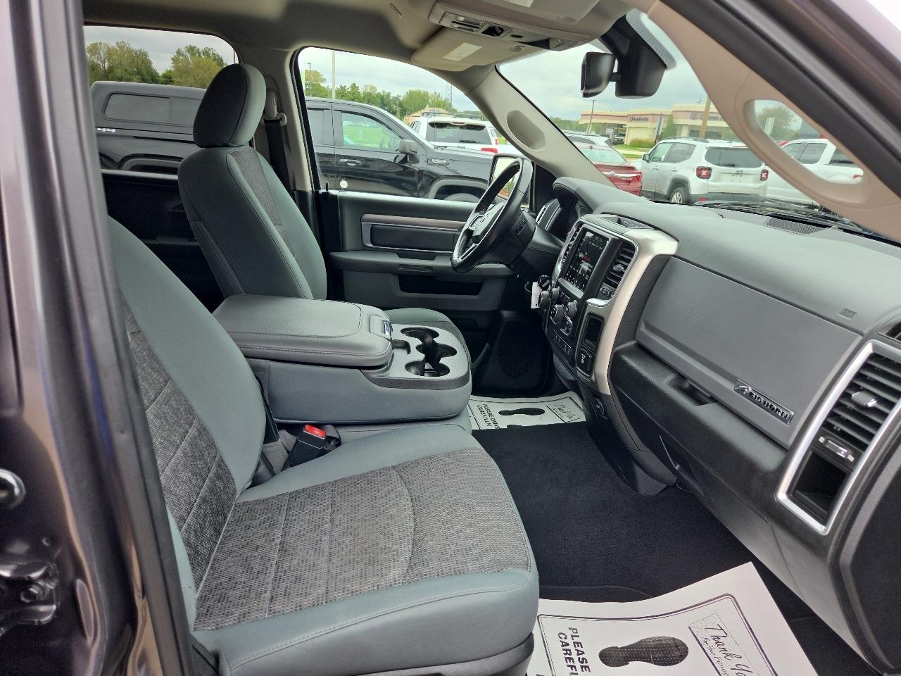 RAM 1500 SLT Quad Cab 2WD 2018