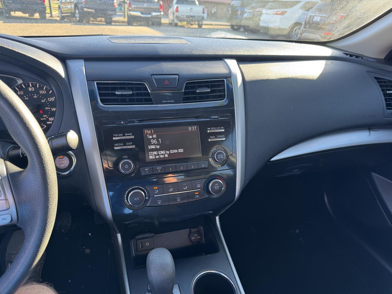 Nissan Altima 2.5 SV 2015
