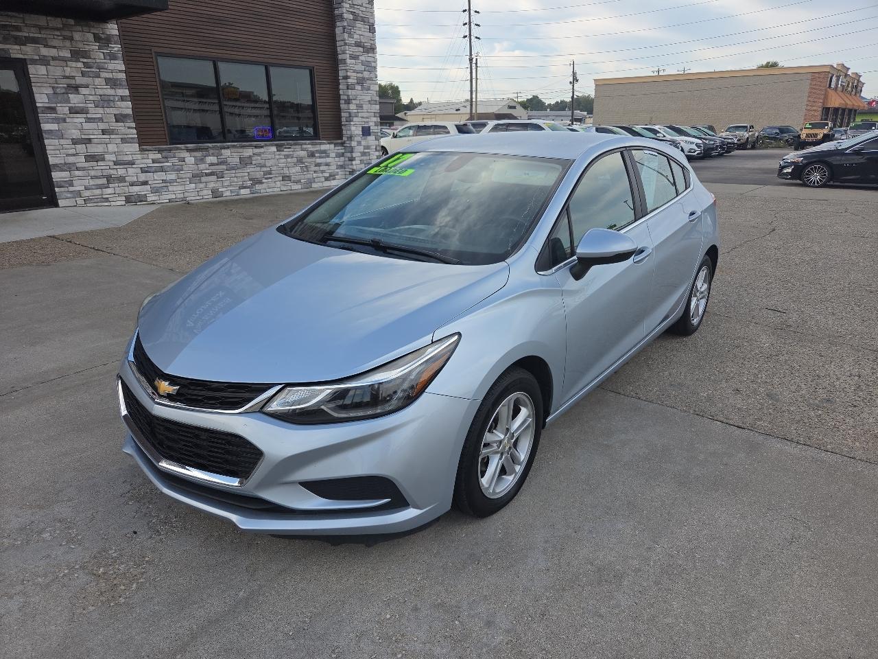 Chevrolet Cruze LT Auto Hatchback 2017
