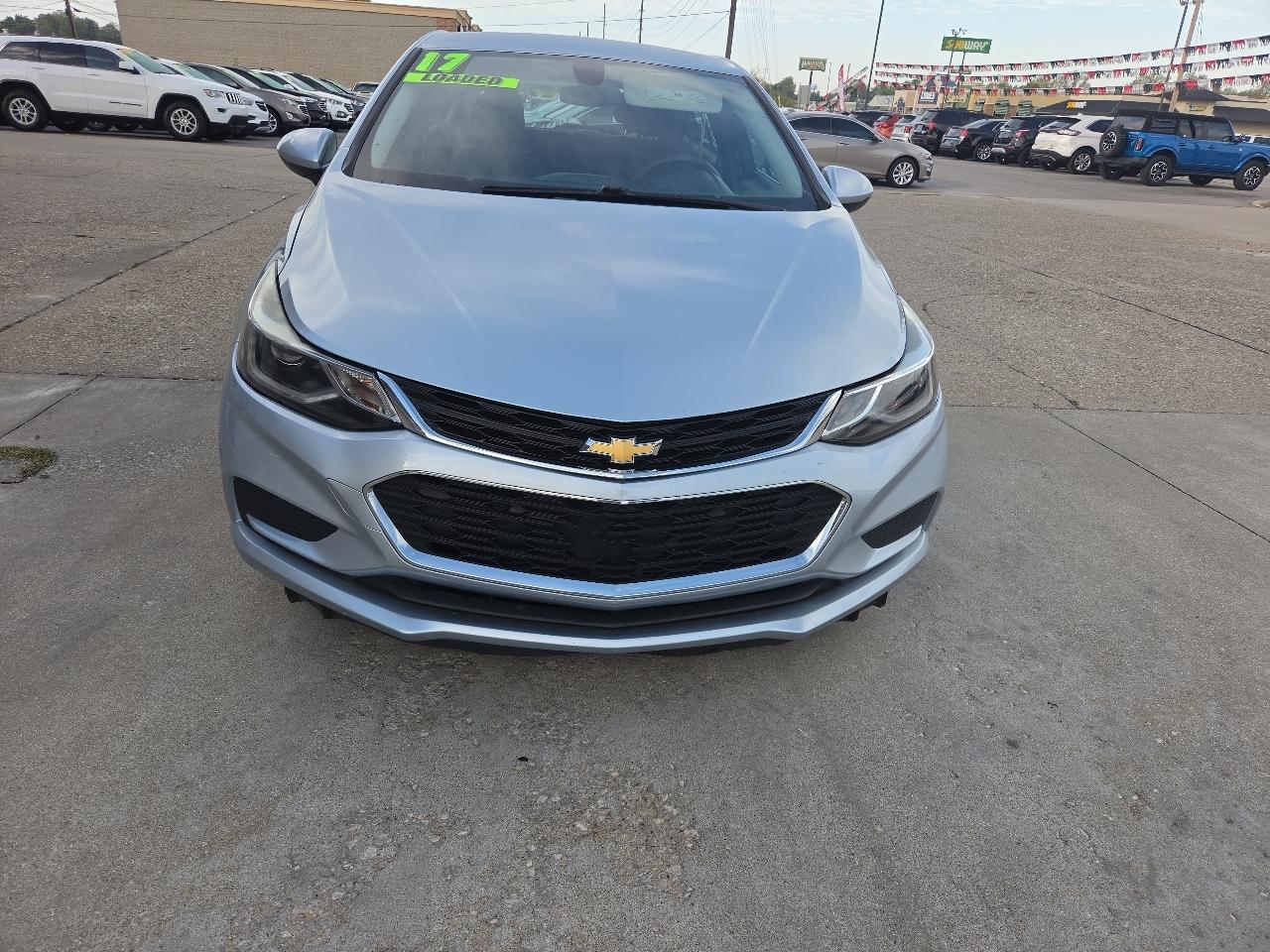 Chevrolet Cruze LT Auto Hatchback 2017