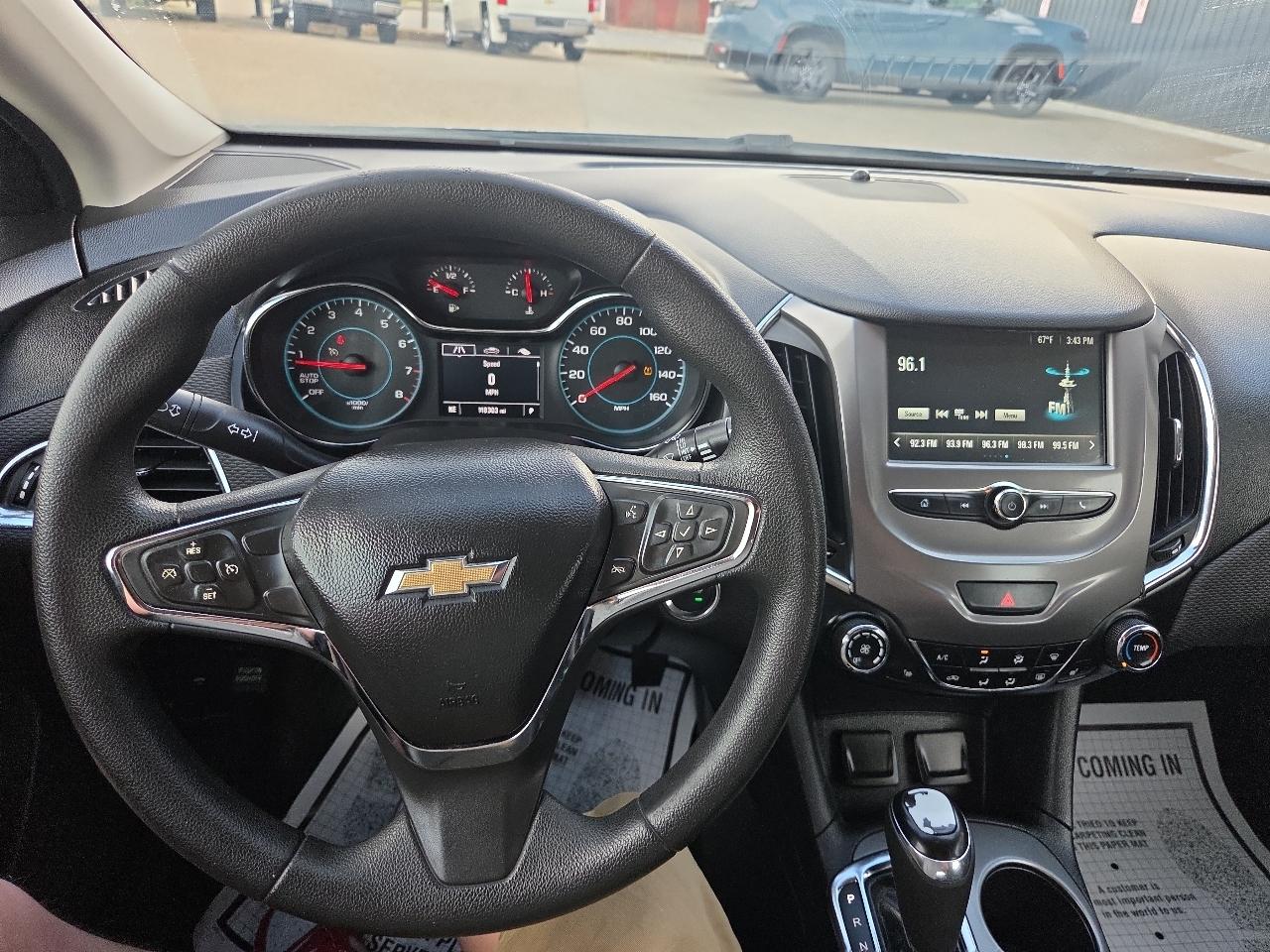 Chevrolet Cruze LT Auto Hatchback 2017