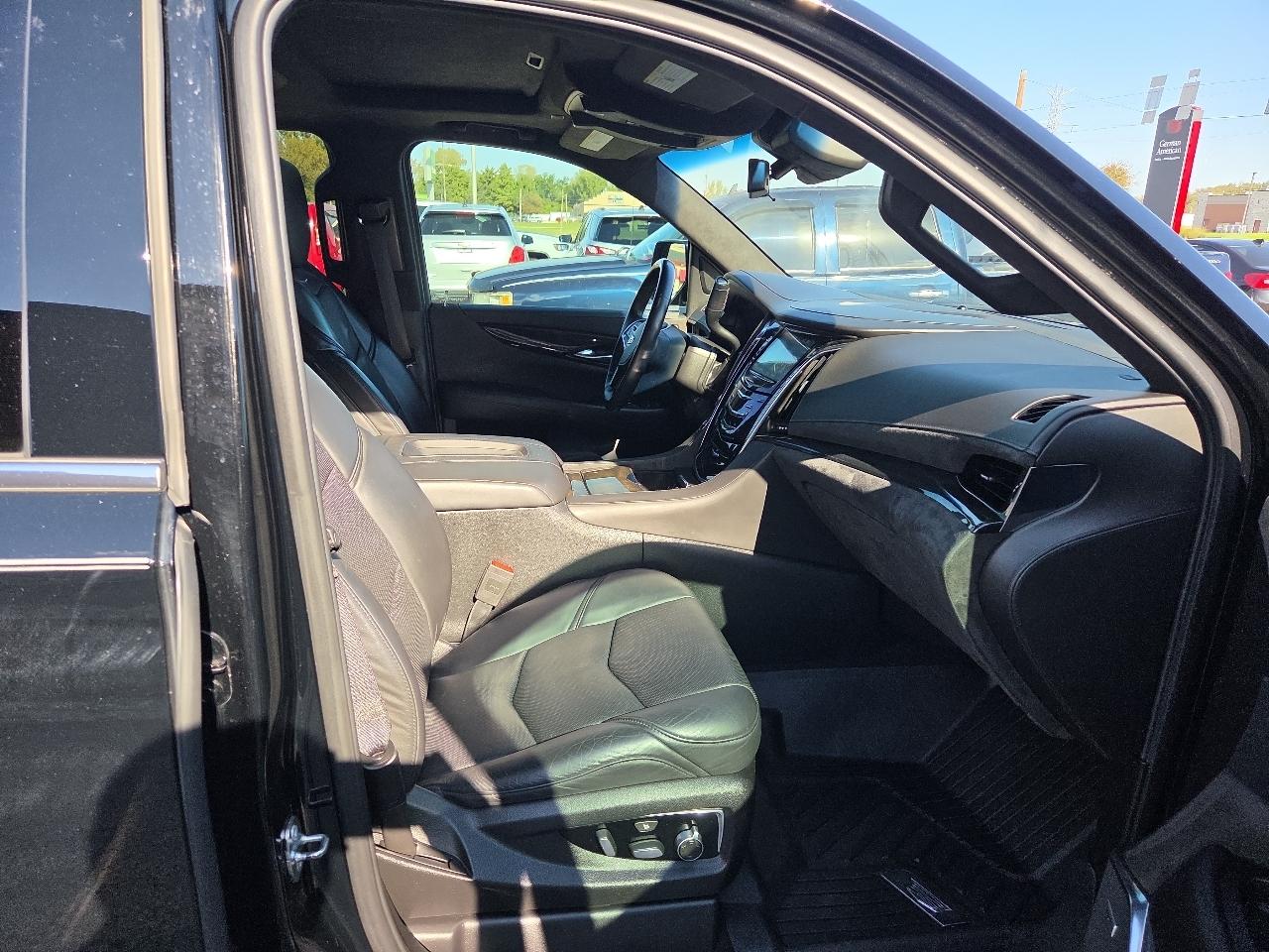 Cadillac Escalade Platinum 4WD 2018