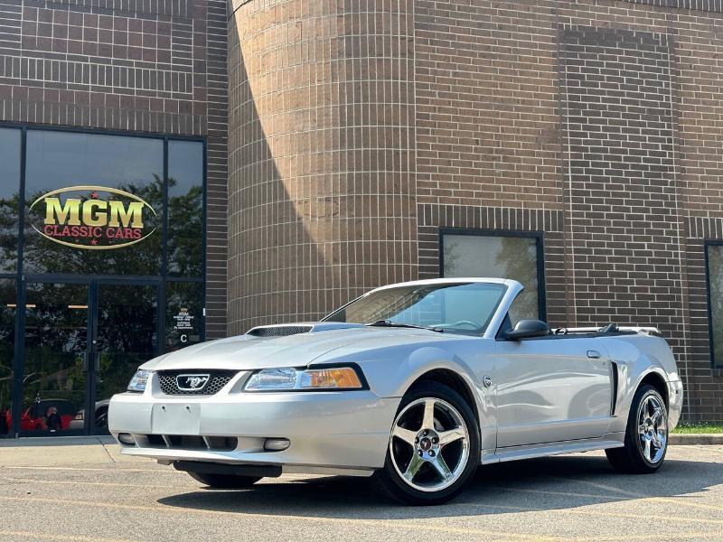 2004 Ford Mustang GT Deluxe