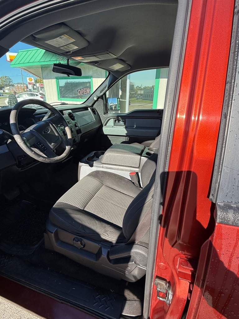 Ford F-150 XL SuperCrew 5.5-ft. Bed 4WD 2014 Ford F-150 XL SuperCrew 5.5-ft. Bed 4WD 2014