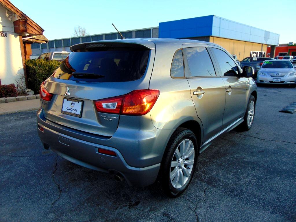 Mitsubishi Outlander Sport  2011