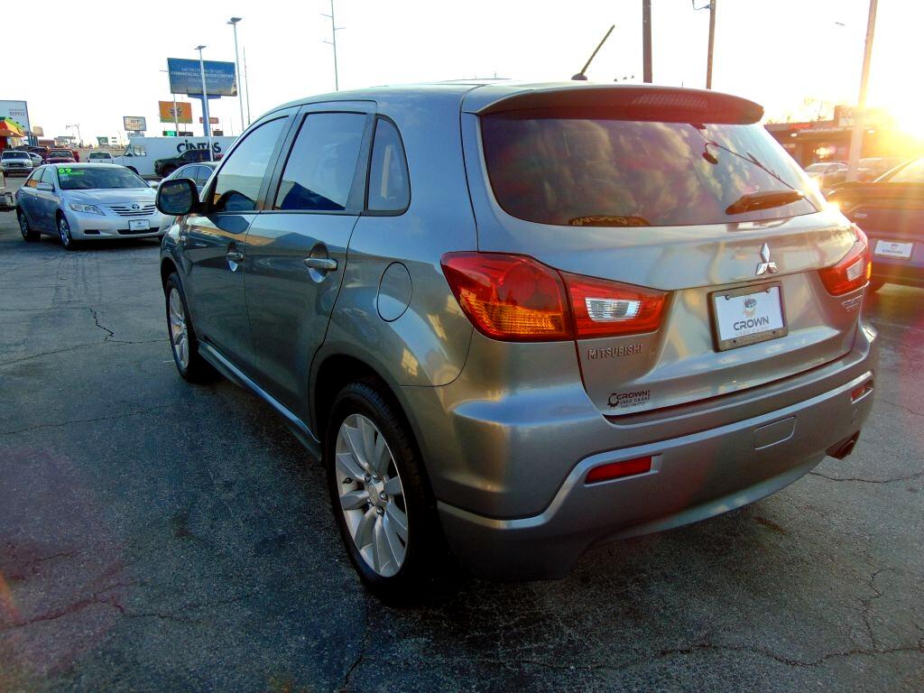 Mitsubishi Outlander Sport  2011