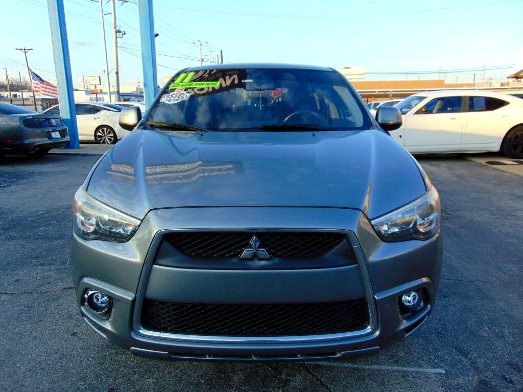 Mitsubishi Outlander Sport  2011