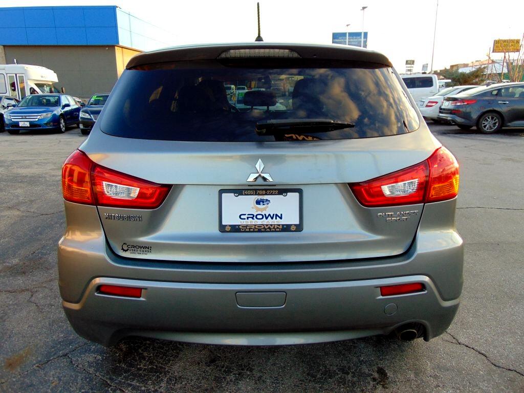 Mitsubishi Outlander Sport  2011