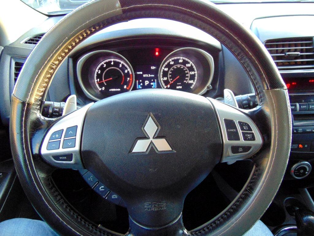 Mitsubishi Outlander Sport  2011