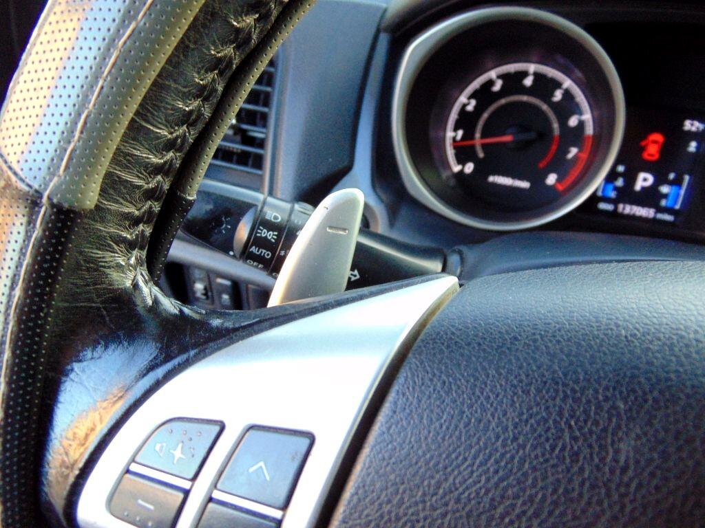 Mitsubishi Outlander Sport  2011