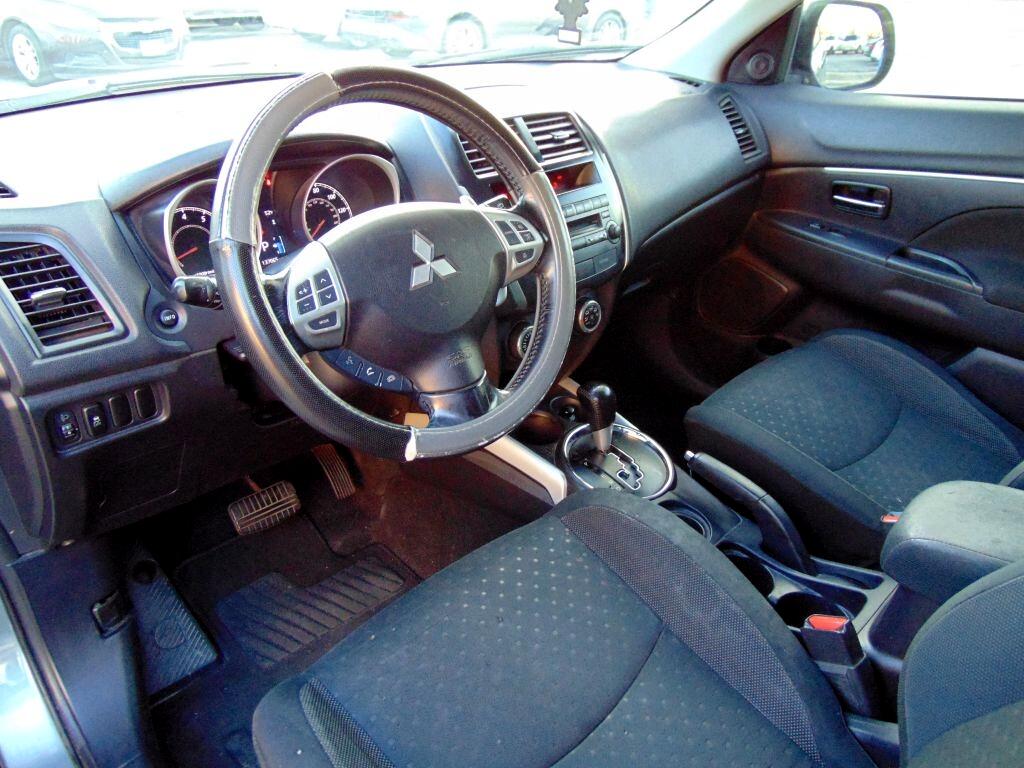 Mitsubishi Outlander Sport  2011
