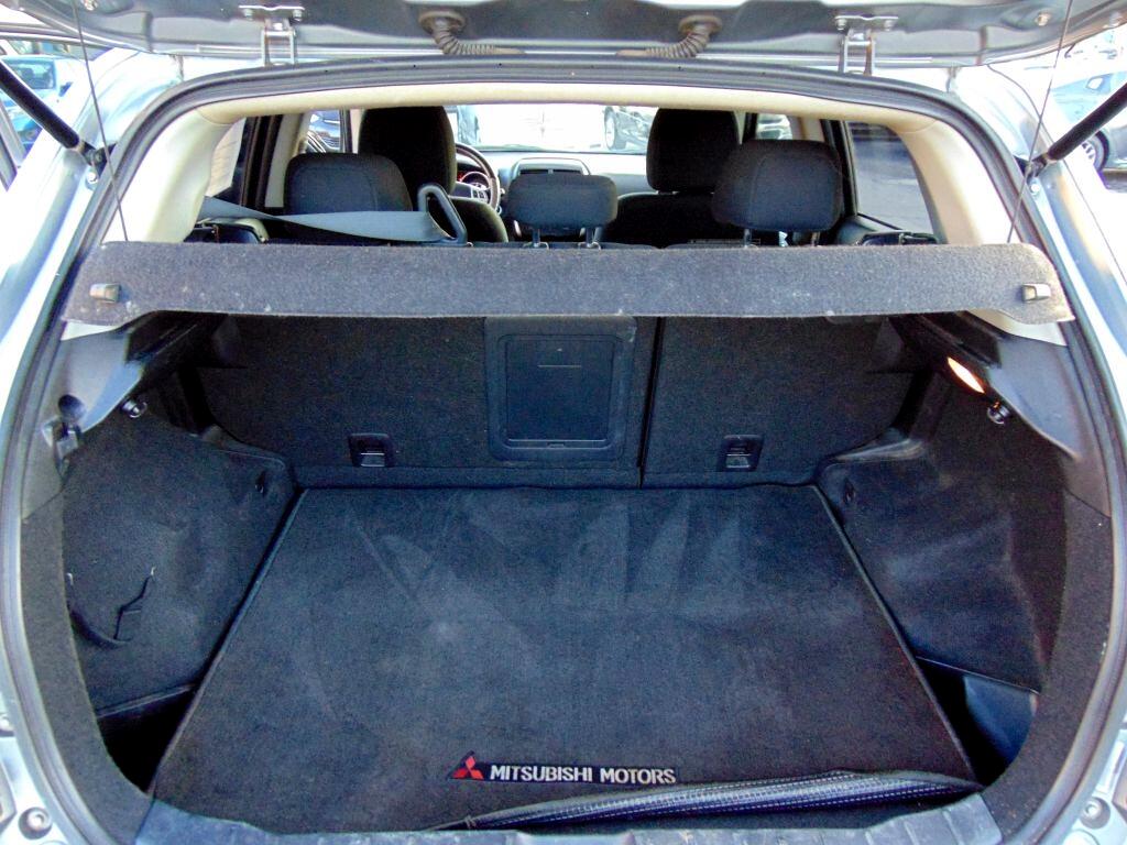 Mitsubishi Outlander Sport  2011