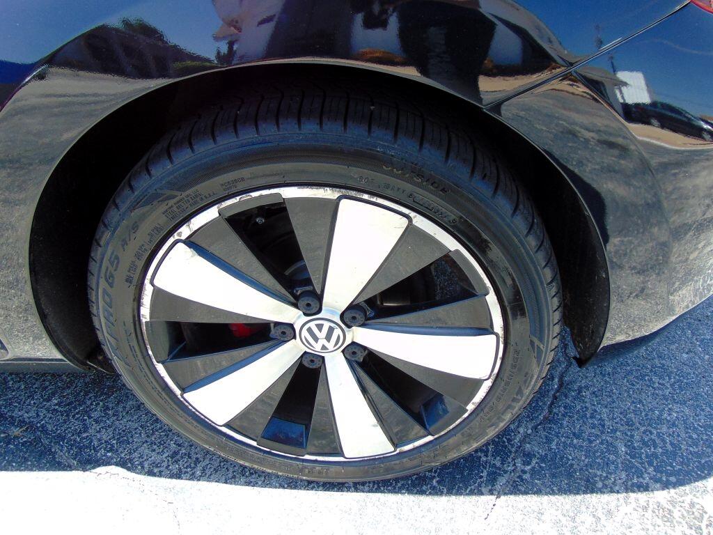 Volkswagen Beetle Convertible  2013 Volkswagen Beetle Convertible  2013