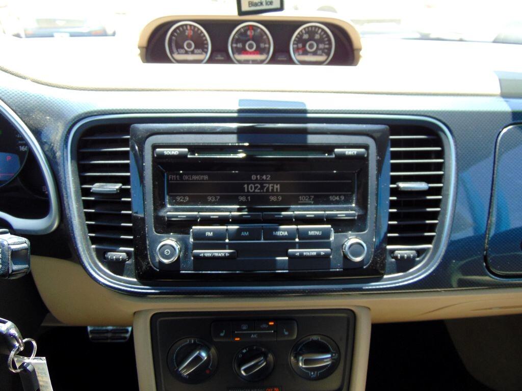Volkswagen Beetle Convertible  2013 Volkswagen Beetle Convertible  2013