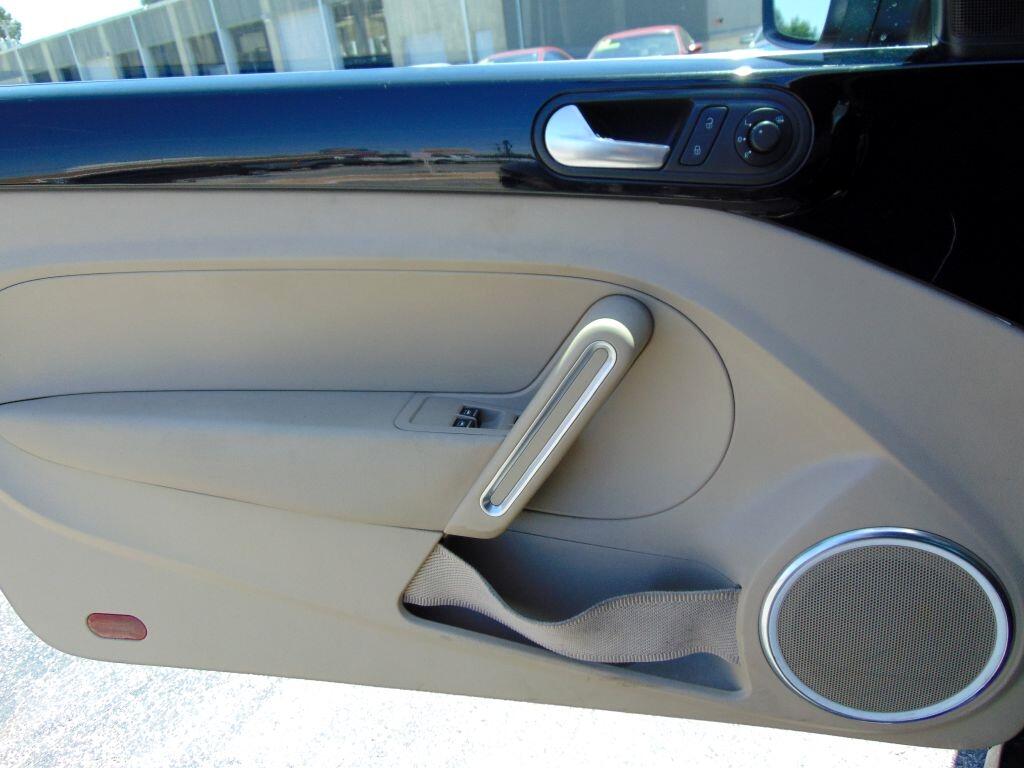 Volkswagen Beetle Convertible  2013 Volkswagen Beetle Convertible  2013