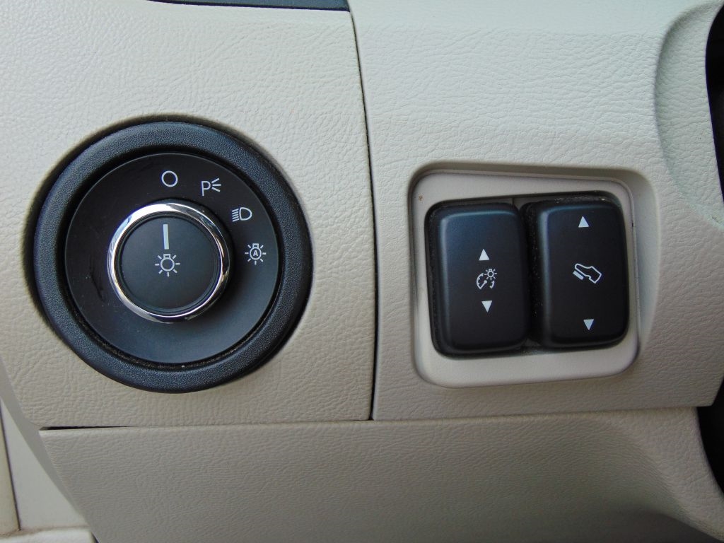 Ford Taurus  2012 Ford Taurus  2012