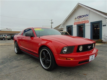 2006 Ford Mustang 2-Door Sedan