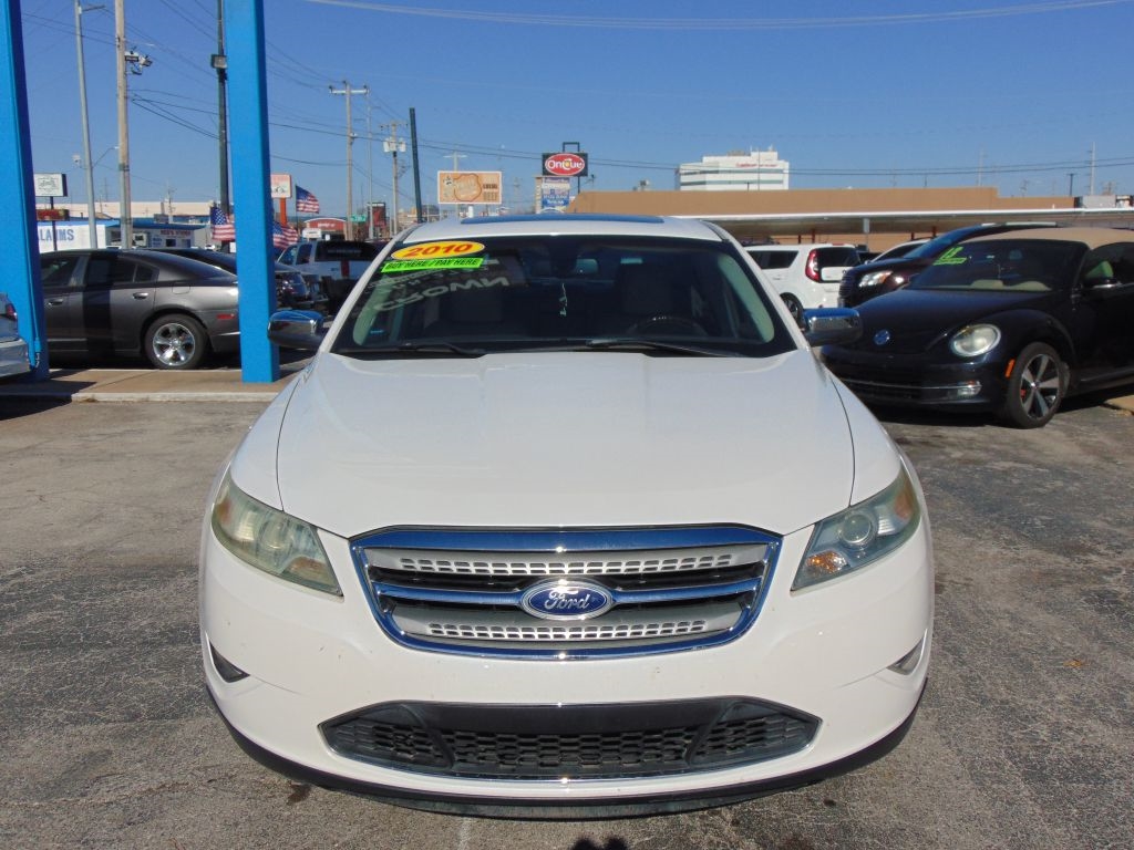 Ford Taurus  2010