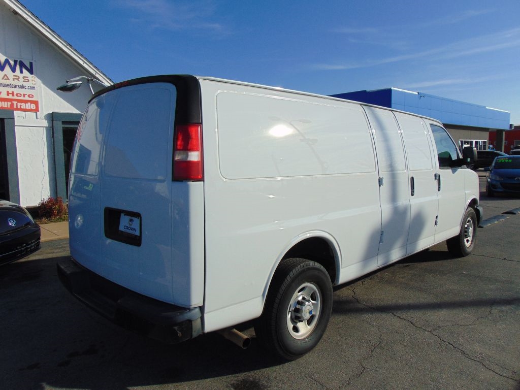 Chevrolet Express Cargo Van  2010